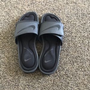 COPY - Nike Slides